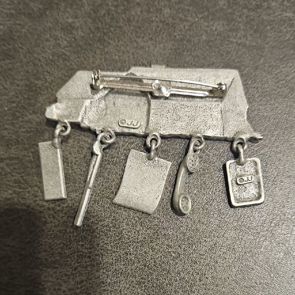 brooch - Picture 2 of 4